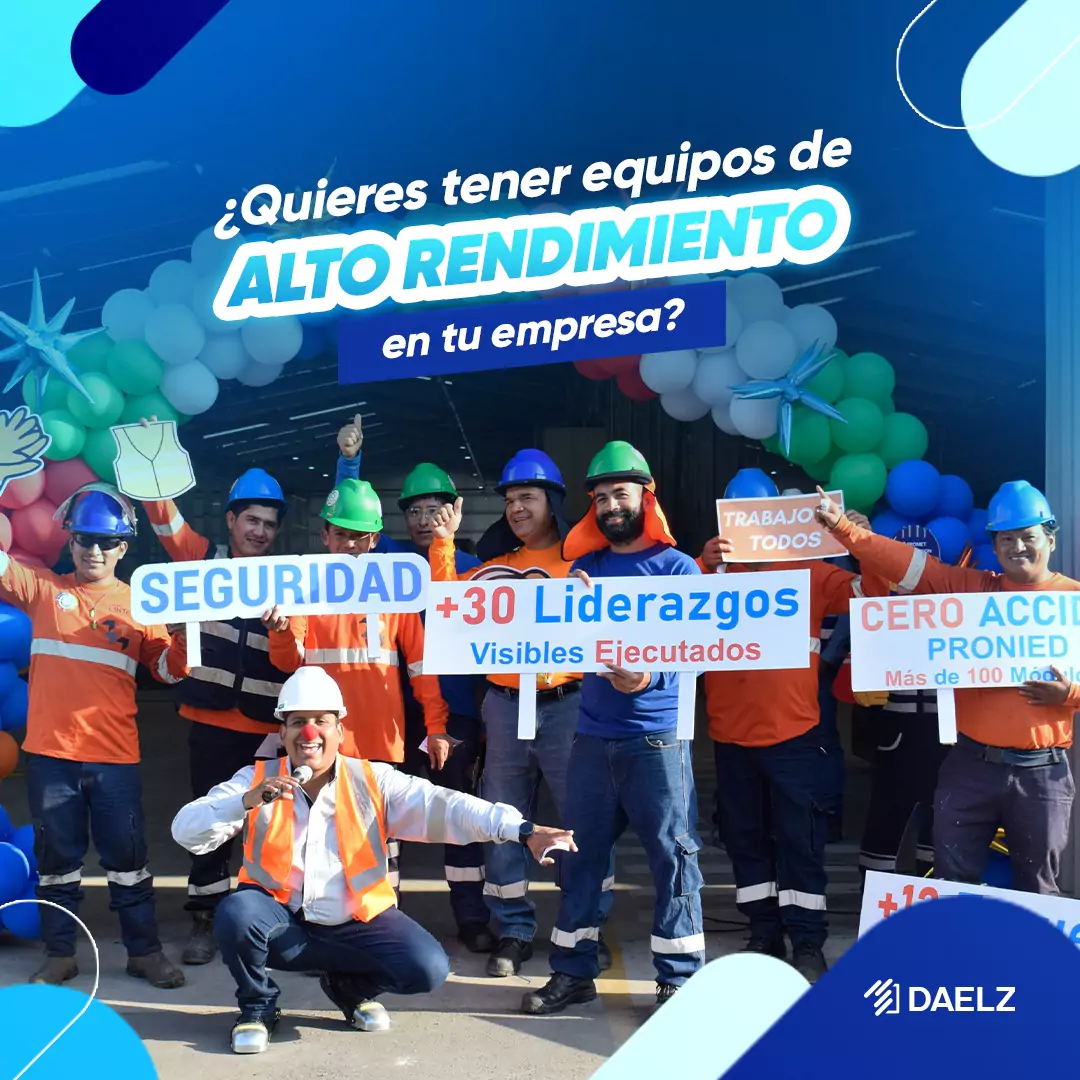 Trabajadores participando en actividades de gymkana para fortalecer el espíritu de equipo